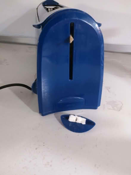 Photo of free Toaster (AB11) #2