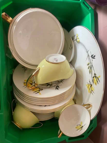 Photo of free 1950s dinner service (Emmer Green RG4) #1