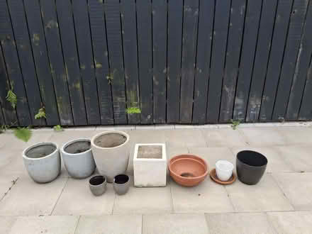 Photo of free Variety of ceramic plant pots (BT8) #1