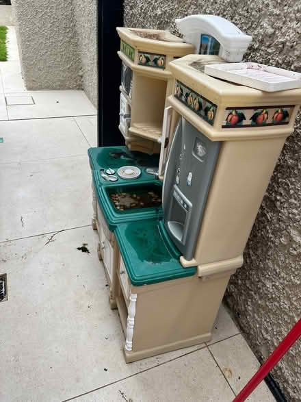 Photo of free Outdoor children’s play kitchen (Blackrock) #2