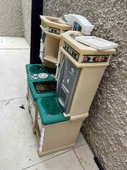 Photo of free Outdoor children’s play kitchen (Blackrock) #1