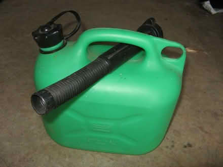 Photo of free Petrol can (St Albans AL4) #1