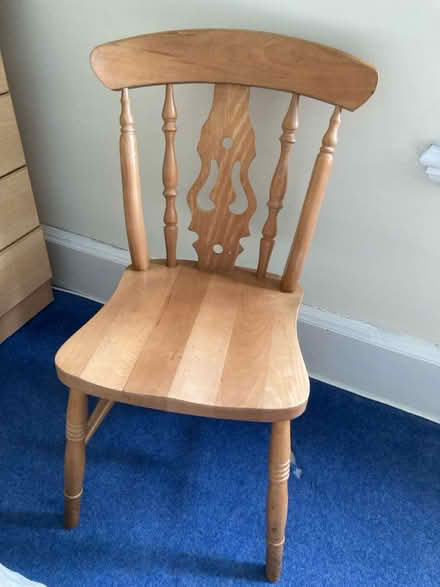 Photo of free Wooden chair (Finchley road statio) #1