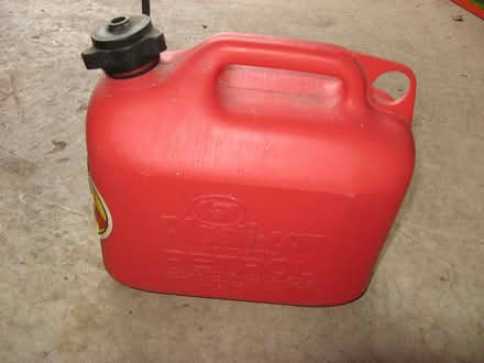 Photo of free Petrol can (St Albans AL4) #1