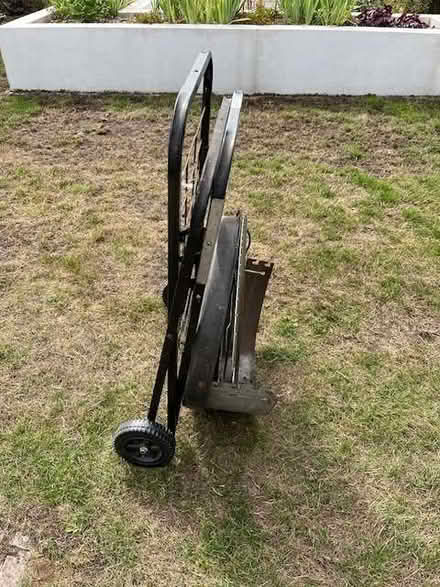 Photo of free Folding BBQ (Old Windsor SL4) #3