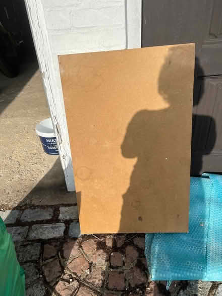 Photo of free wall papering table (Gardeners Green RG40) #1