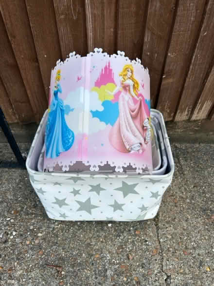 Photo of free Lamp shade and toy box’s (Se9 6nz) #1