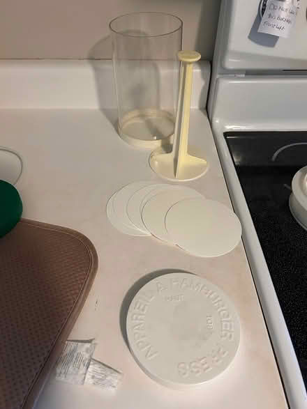 Photo of hamburger press, lids, discs (L5L 5P5) #3