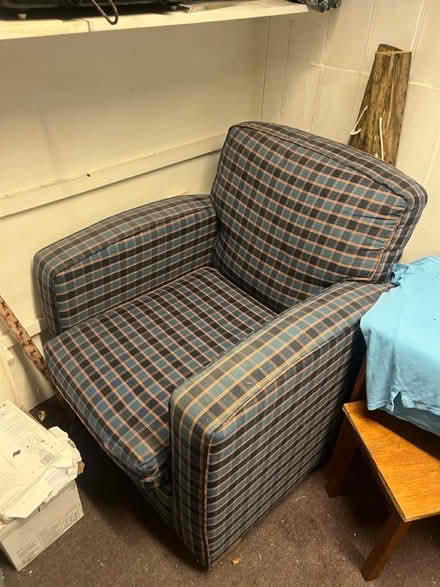 Photo of free 2 seater sofa and matching chair (Carlshalton) #1