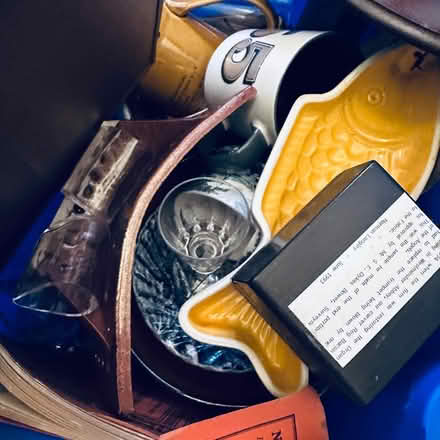 Photo of free A bundle of vintage items (Thornton Heath CR7) #1