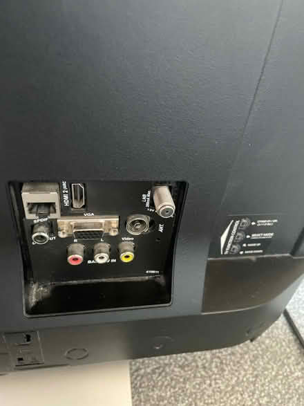 Photo of free 24” Toshiba tv (Lewisham, SE13) #3