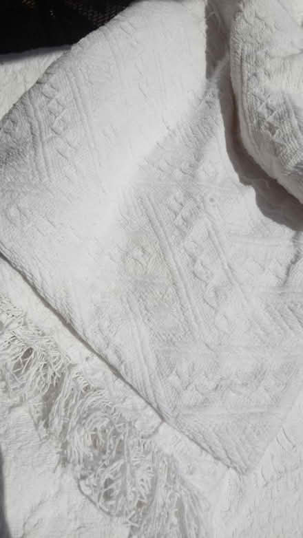 Photo of free Cotton throw (Horsham, near Bennetts Field) #1