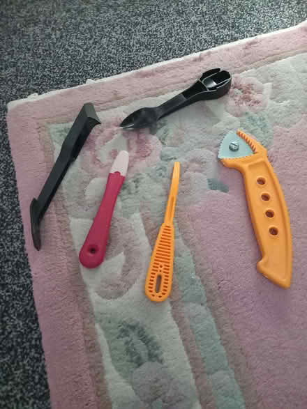 Photo of free silicone / grout removal and smoothing tools (South Bermondsey SE16) #1