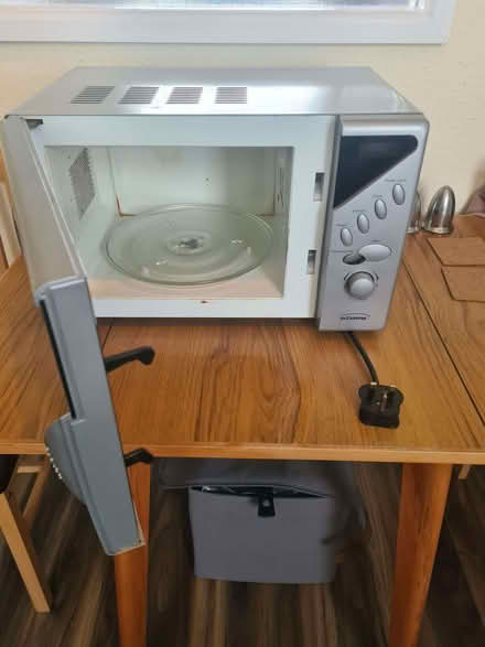 Photo of free Microwave fully working used grey (Highfields ST17) #1