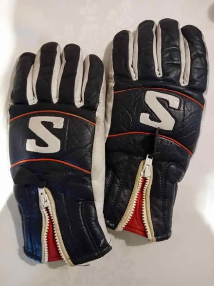 Photo of free Gloves (PO14 Fareham) #2