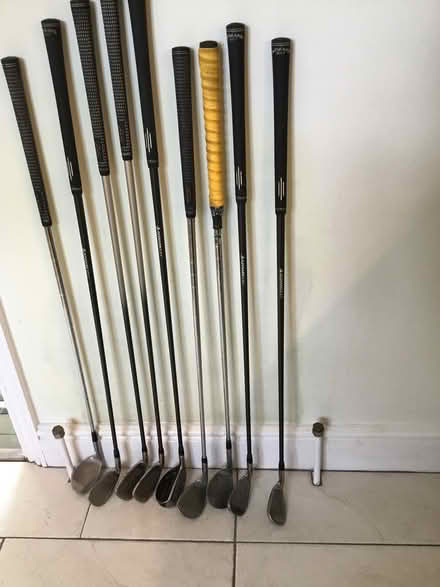 Photo of free Wilson staff bag and 9 clubs (Tring HP23) #1