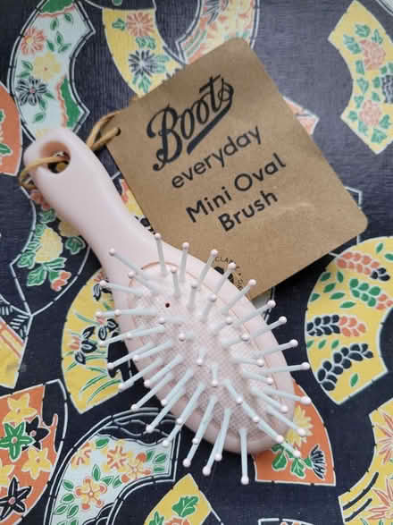 Photo of free Small hairbrush (BN1) #1