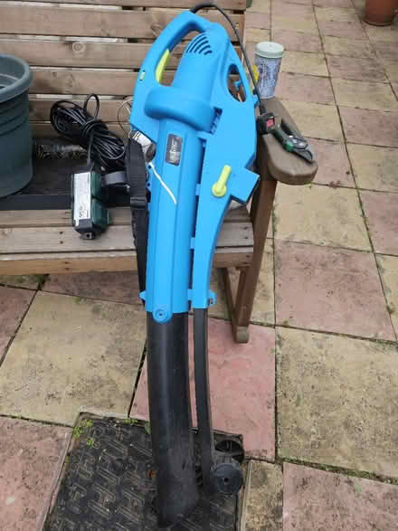 Photo of free Garden vacuum and Blower (Mitcham CR4) #3