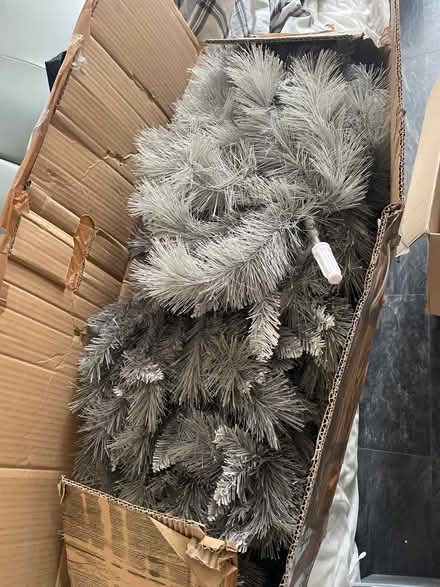 Photo of free Grey glitter Christmas tree (SS7) #2