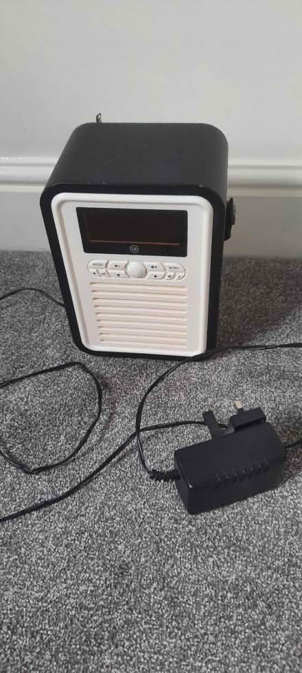 Photo of free DAB retro-look radio (Hereford, Belmont) #1