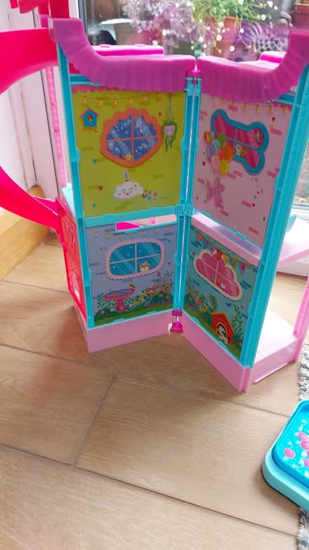 Photo of free Dolly beach house with slide (Cashes Green GL5) #3
