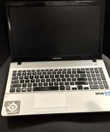 Photo of free Samsung laptop - broken, for parts (Kings Langley WD4) #1