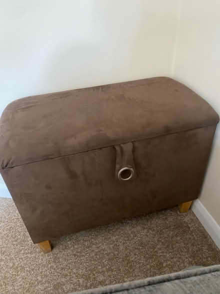 Photo of free Ottoman (Kilburn De56) #1