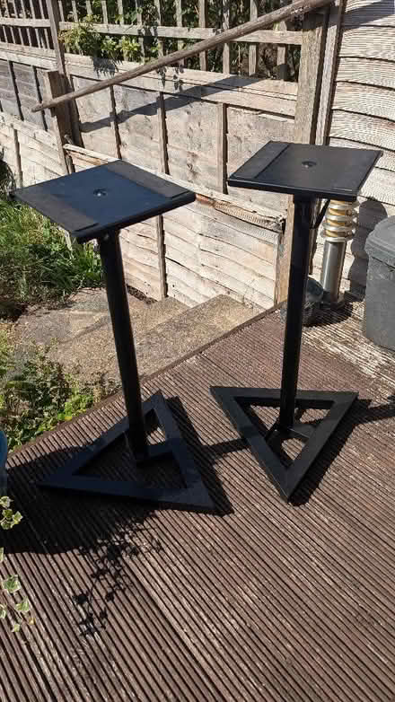 Photo of free A pair of speaker stands (Coulsdon CR5) #1