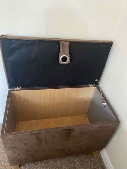 Photo of free Ottoman (Kilburn De56) #2