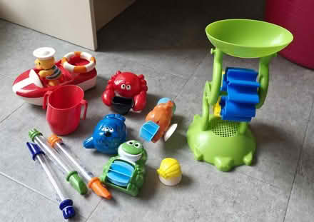 Photo of free Selection of bath toys (Knaphill) #1