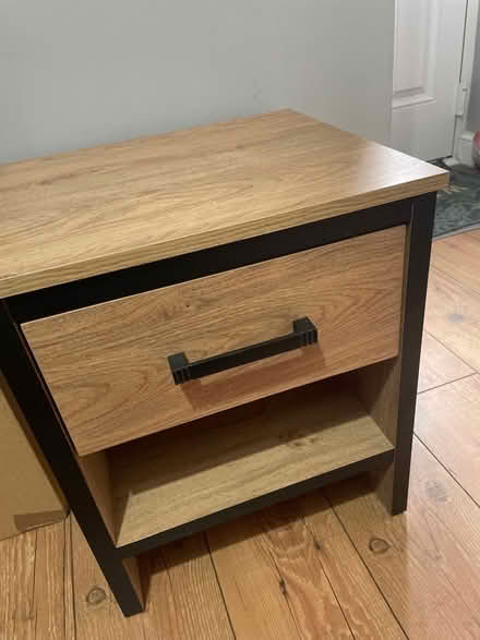 Photo of free Pedestal/ side table/ bedside (SS7) #1