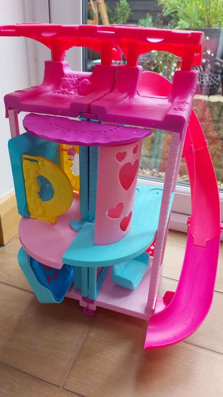 Photo of free Dolly beach house with slide (Cashes Green GL5) #4