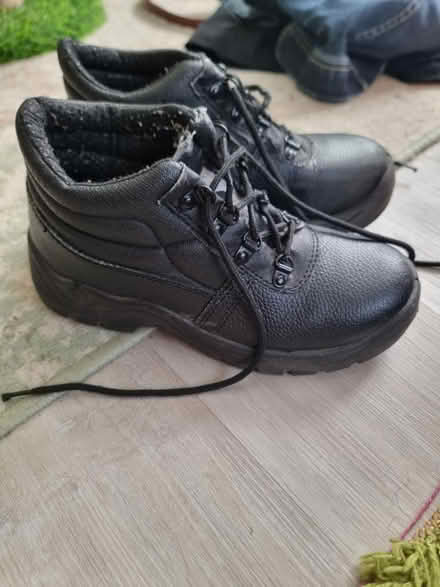 Photo of free Size 5 steel toe cap boots (Tonbridge TN12) #1