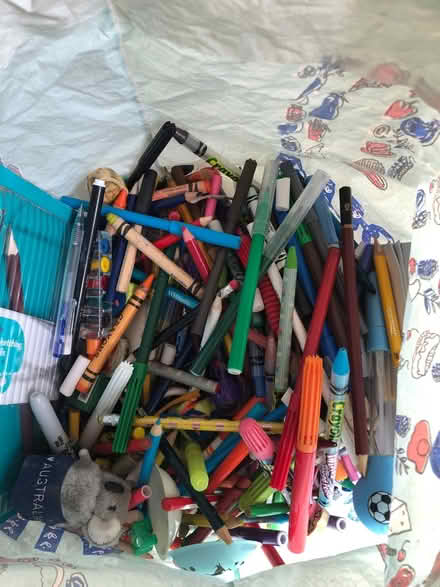 Photo of free Pens, pencils, felt tips (EX1) #1