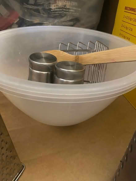 Photo of free Random kitchen things (RM10 7HP) #1