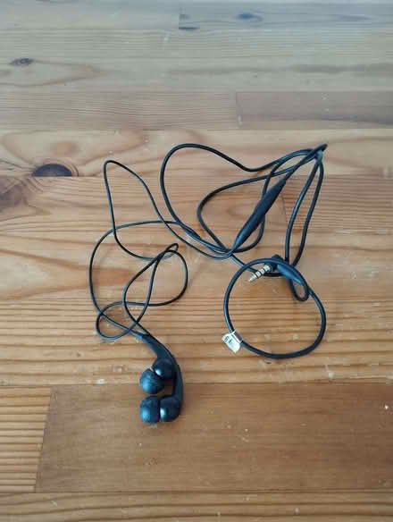 Photo of free Headphones (Lewisham SE3) #1