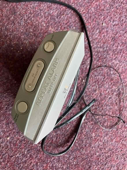 Photo of free Philips alarm clock radio FM/AM (Kempston) #2
