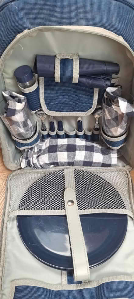 Photo of free Picnic hamper rucksack (Horsham RH13) #1