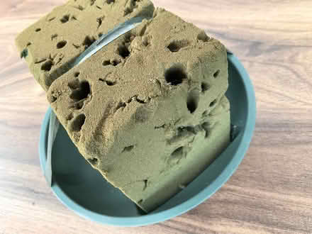 Photo of free Flower arranging oasis & bowl (Bohemia TN37) #3