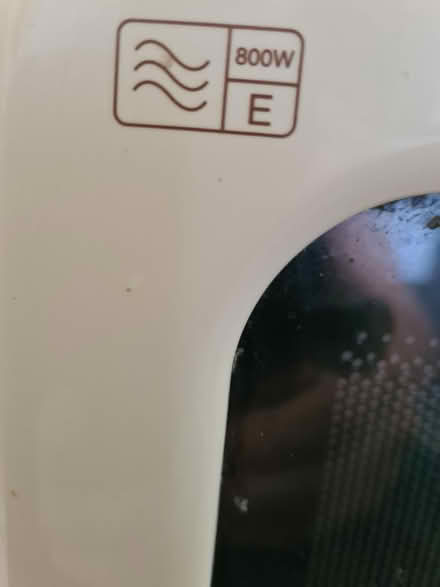 Photo of free Cream daewoo 800w microwave (BS5) #2