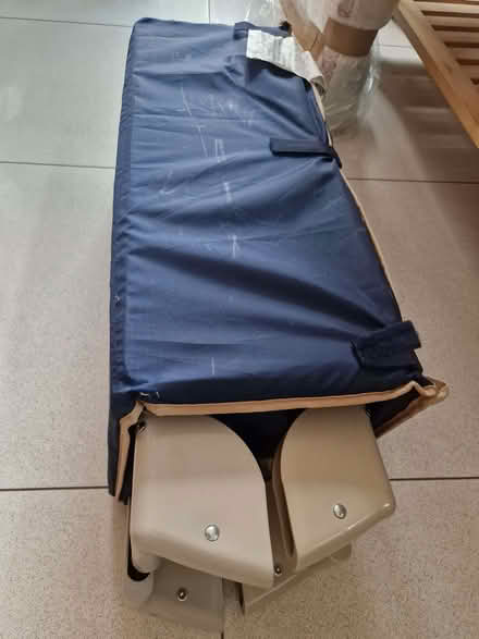 Photo of free Travel cot / bed (Bog Gate TW9) #2