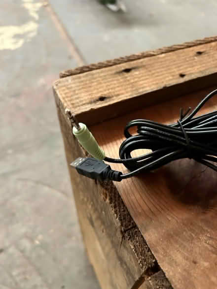 Photo of free Computer/laptop speakers (Bothell) #2