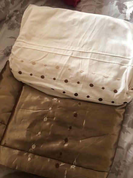Photo of free Cream double duvet set + throw (Denham UB9) #1