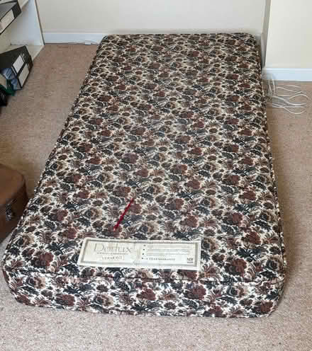 Photo of free Single bed which opens for storage (CV37 7JH) #2