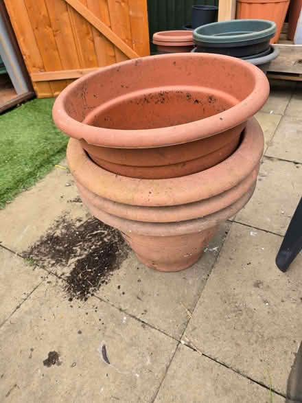 Photo of free 4 Large Garden Pots (CT21) #1