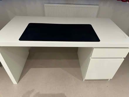 Photo of free Desk (Marshalswick AL4) #1