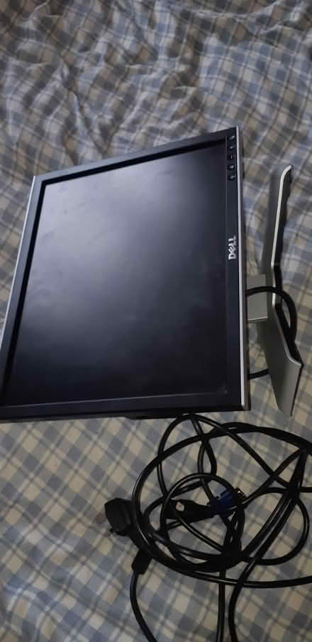 Photo of free Dell computer monitor (South Heath HP16) #2