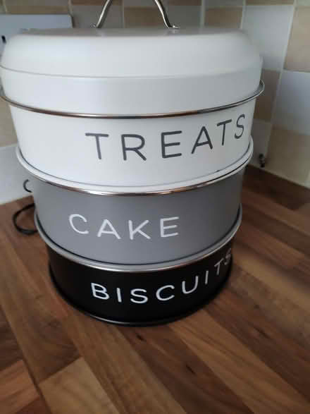 Photo of free 3 tier cake/biscuit tin (Eaton Bray LU6) #1