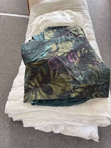 Photo of free kingsize duvet and cover (NN3 Meadowfields) #1