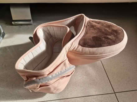 Photo of free baby hip carrier (Bog Gate TW9) #1